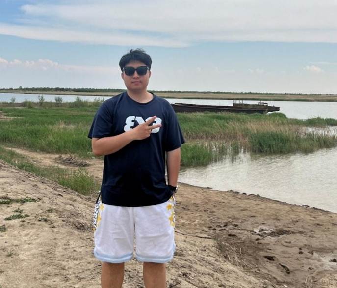 山上的人 AI 生成的内容可能不正确。